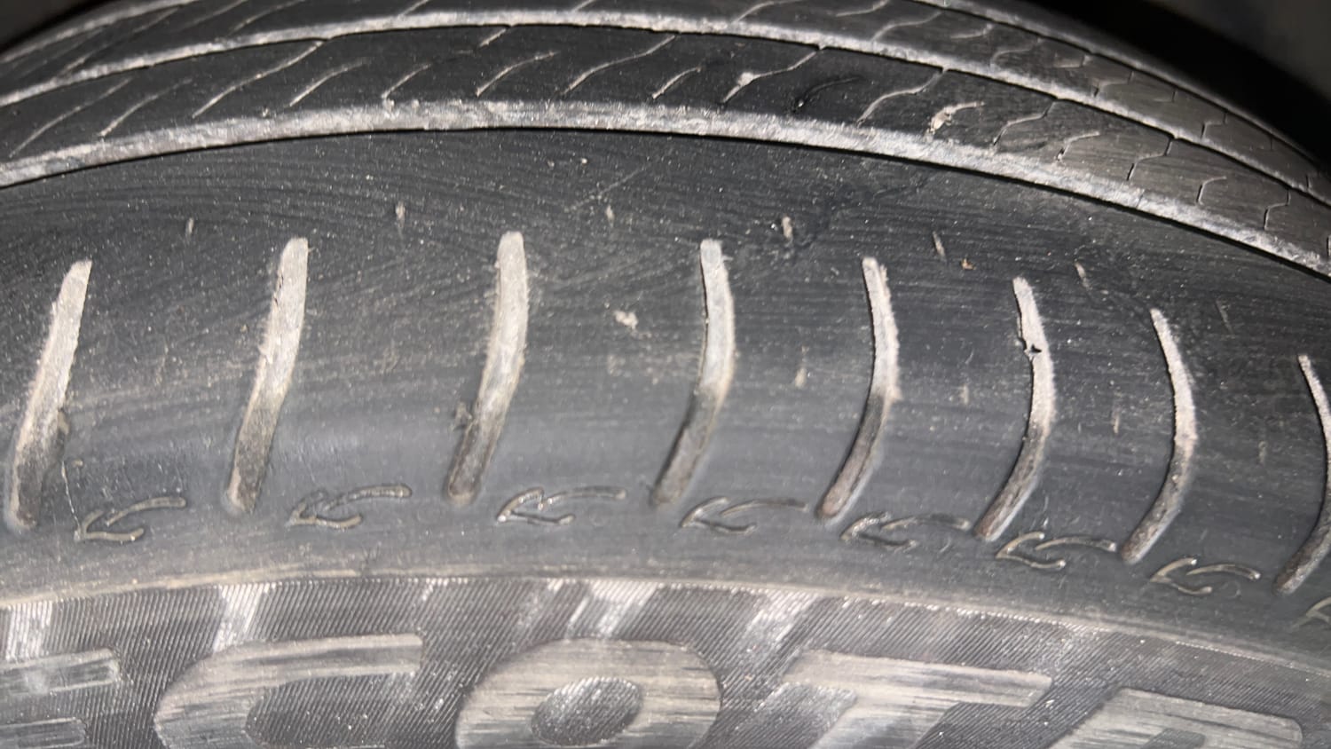Used 2023 Tata Altroz XZ Diesel Diesel Manual tyres RIGHT FRONT TYRE TREAD VIEW