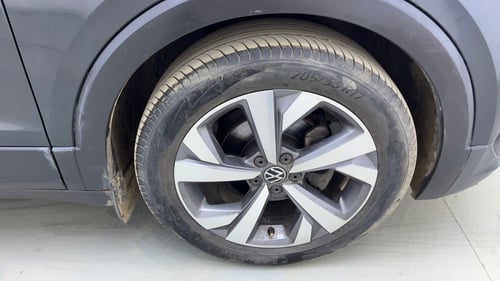 Used 2023 Volkswagen Taigun Topline 1.0 TSI MT Petrol Manual tyres RIGHT FRONT TYRE RIM VIEW