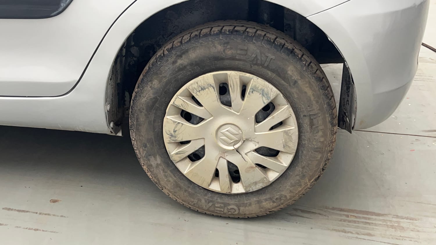 Used 2013 Maruti Suzuki Swift VXi Petrol Manual tyres LEFT REAR TYRE RIM VIEW