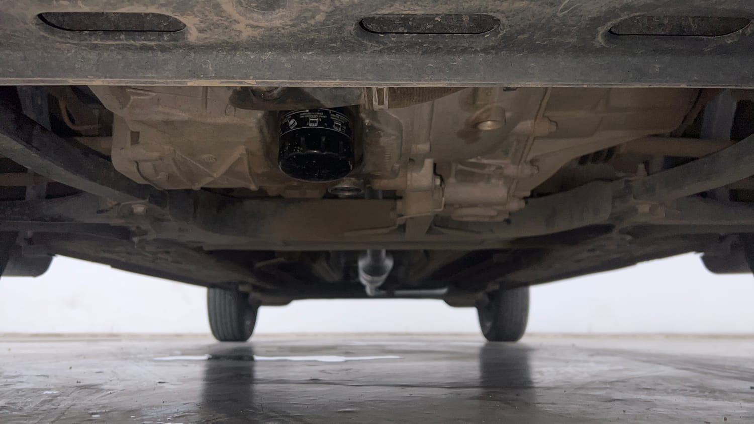 Used 2023 Nissan Magnite XV Petrol Manual extra FRONT LEFT UNDERBODY VIEW