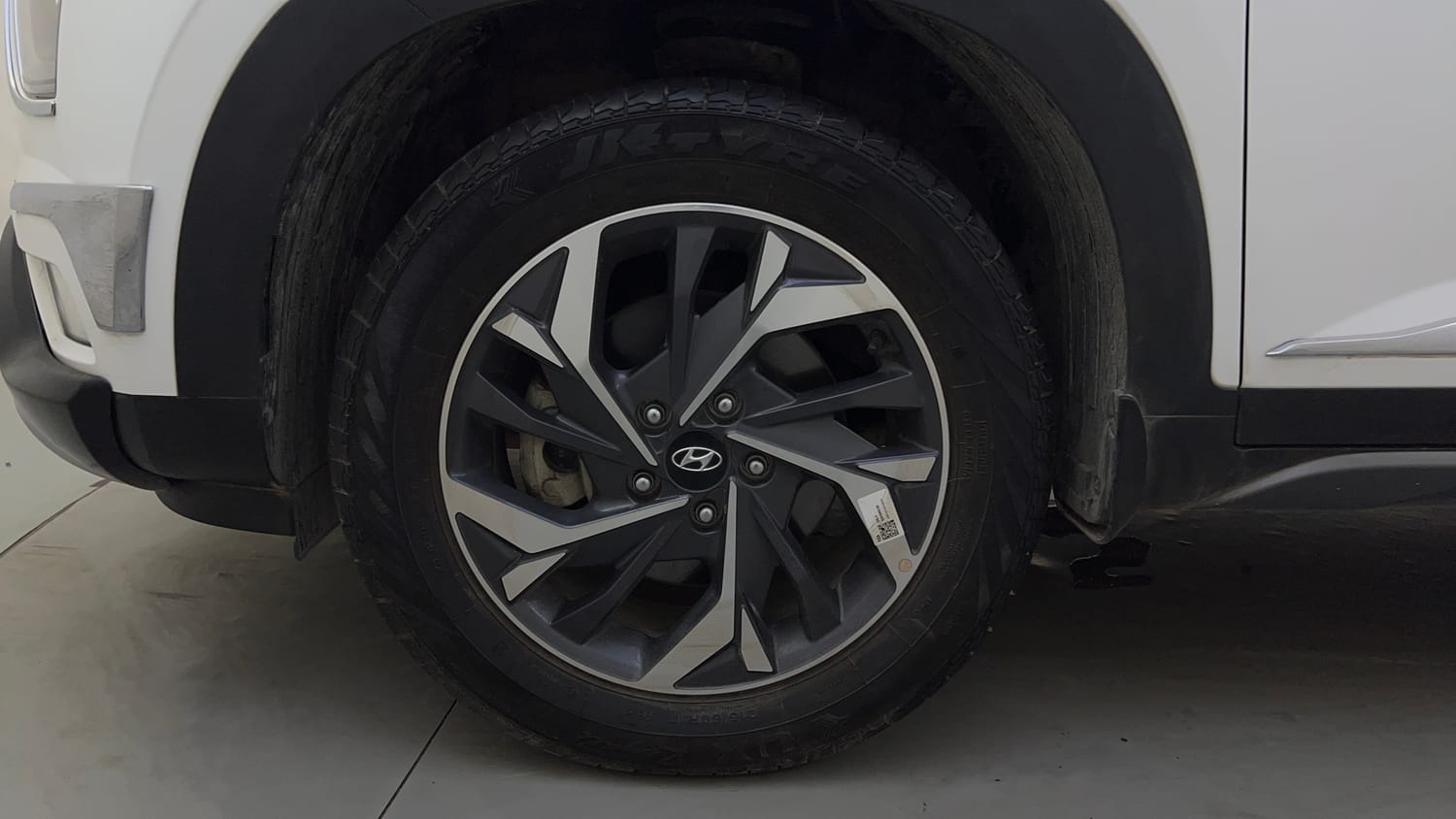 Used 2023 Hyundai Creta SX (O) 1.5 Petrol IVT Petrol Automatic tyres LEFT FRONT TYRE RIM VIEW