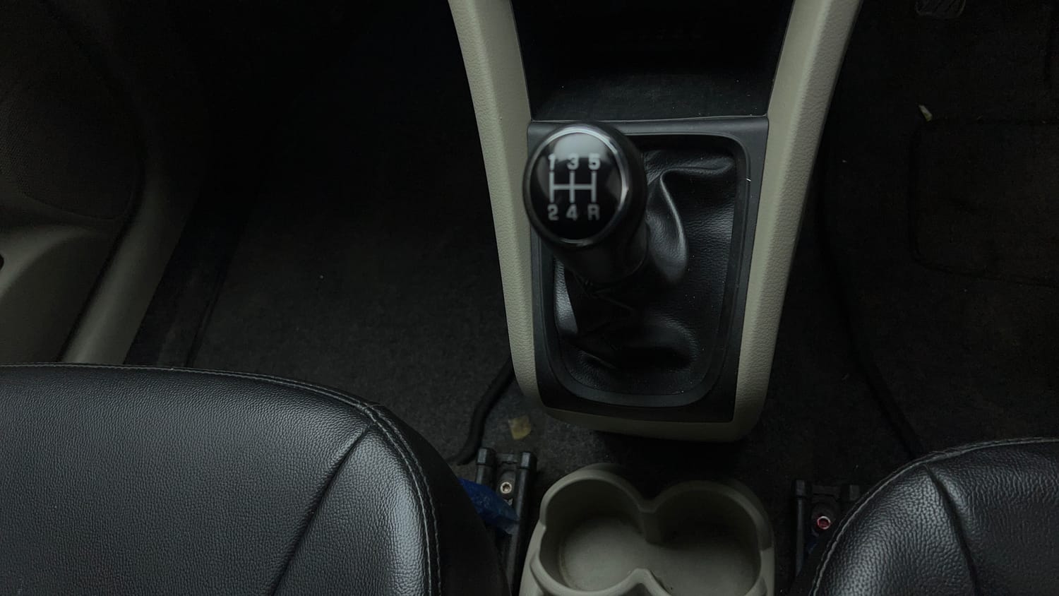 Used 2016 Maruti Suzuki Celerio VXi Petrol Manual interior GEAR  KNOB VIEW