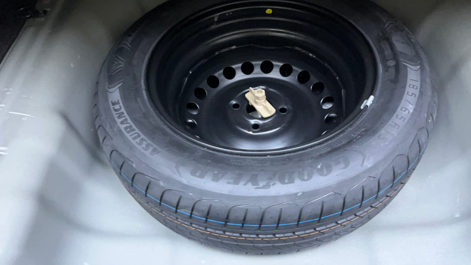 Used 2024 Hyundai Verna SX (O) 1.5 Turbo Petrol DCT Petrol Automatic tyres SPARE TYRE VIEW