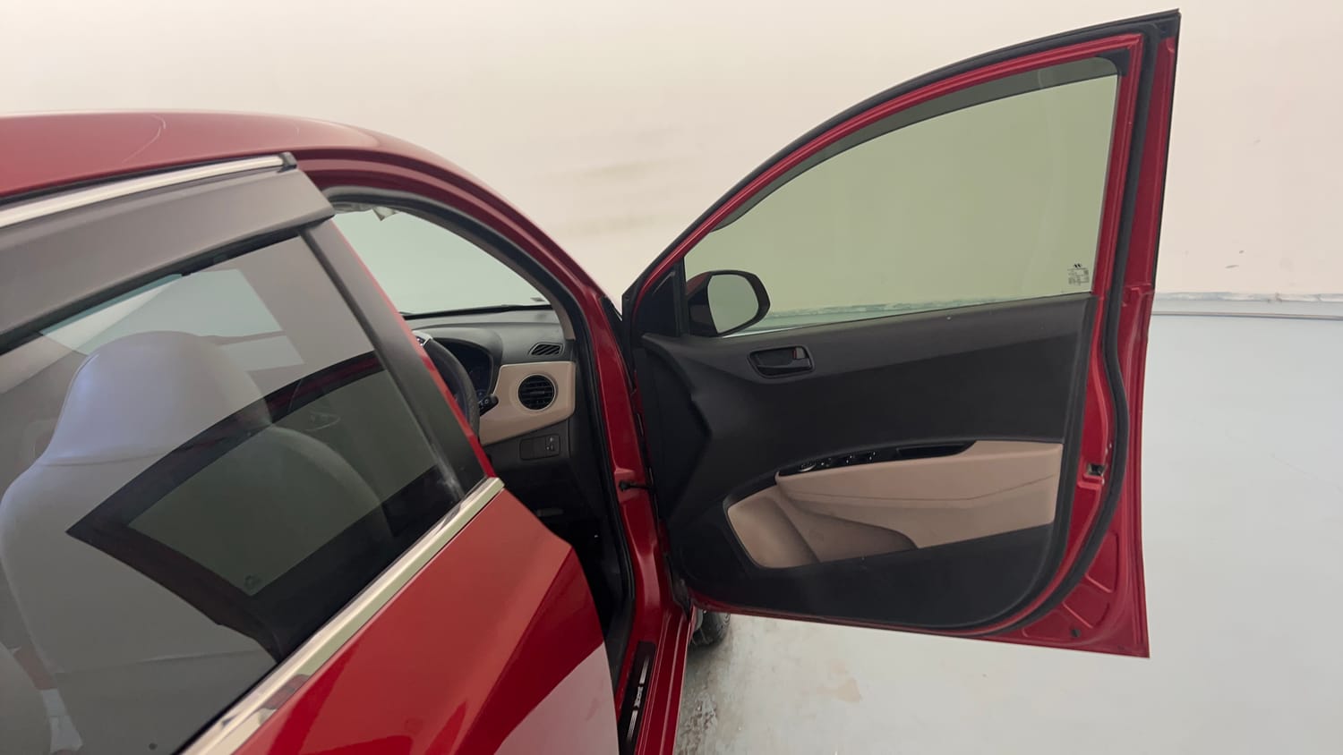 Used 2019 Hyundai Xcent S Petrol Manual interior RIGHT FRONT DOOR OPEN VIEW