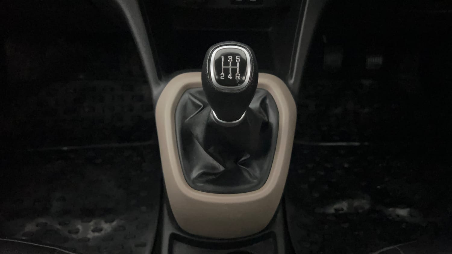 Used 2018 Hyundai Grand i10 Sportz 1.2 Kappa VTVT Petrol Manual interior GEAR  KNOB VIEW