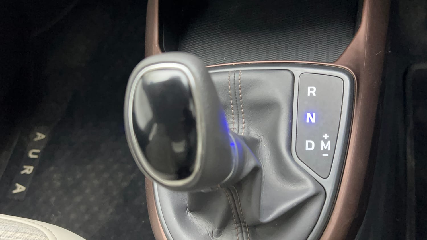 Used 2021 Hyundai Aura S 1.2 AMT Petrol Petrol Automatic interior GEAR  KNOB VIEW