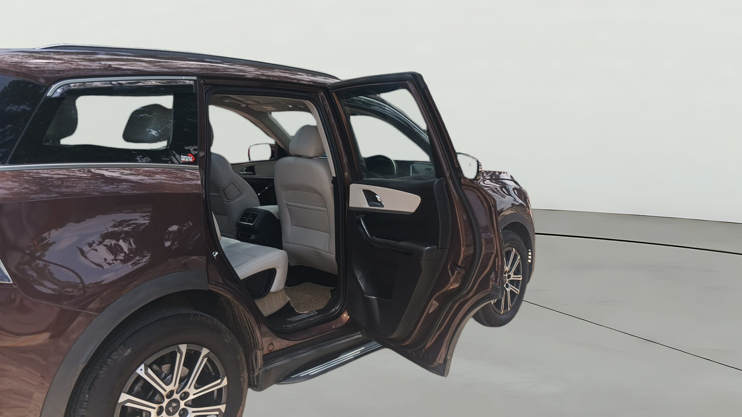 Used 2025 Mahindra XUV700 AX7 Luxury Pack Petrol AT 7 STR Petrol Automatic interior RIGHT REAR DOOR OPEN VIEW