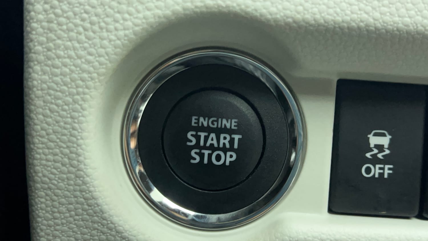Used 2025 Maruti Suzuki Ignis Alpha 1.2 AMT Petrol Automatic top_features Keyless start