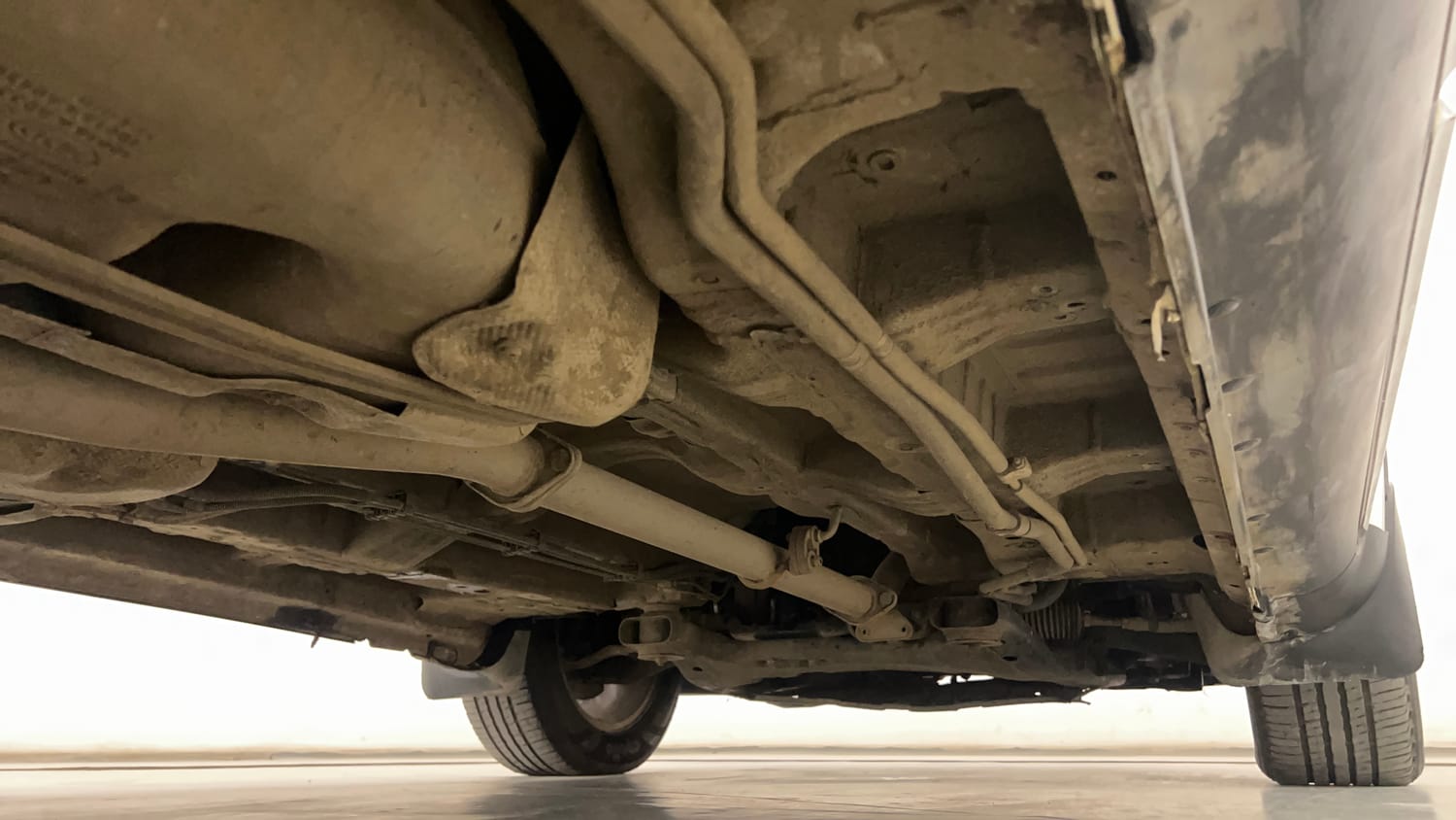 Used 2018 Mahindra XUV500 W11 Diesel Manual extra REAR RIGHT UNDERBODY VIEW