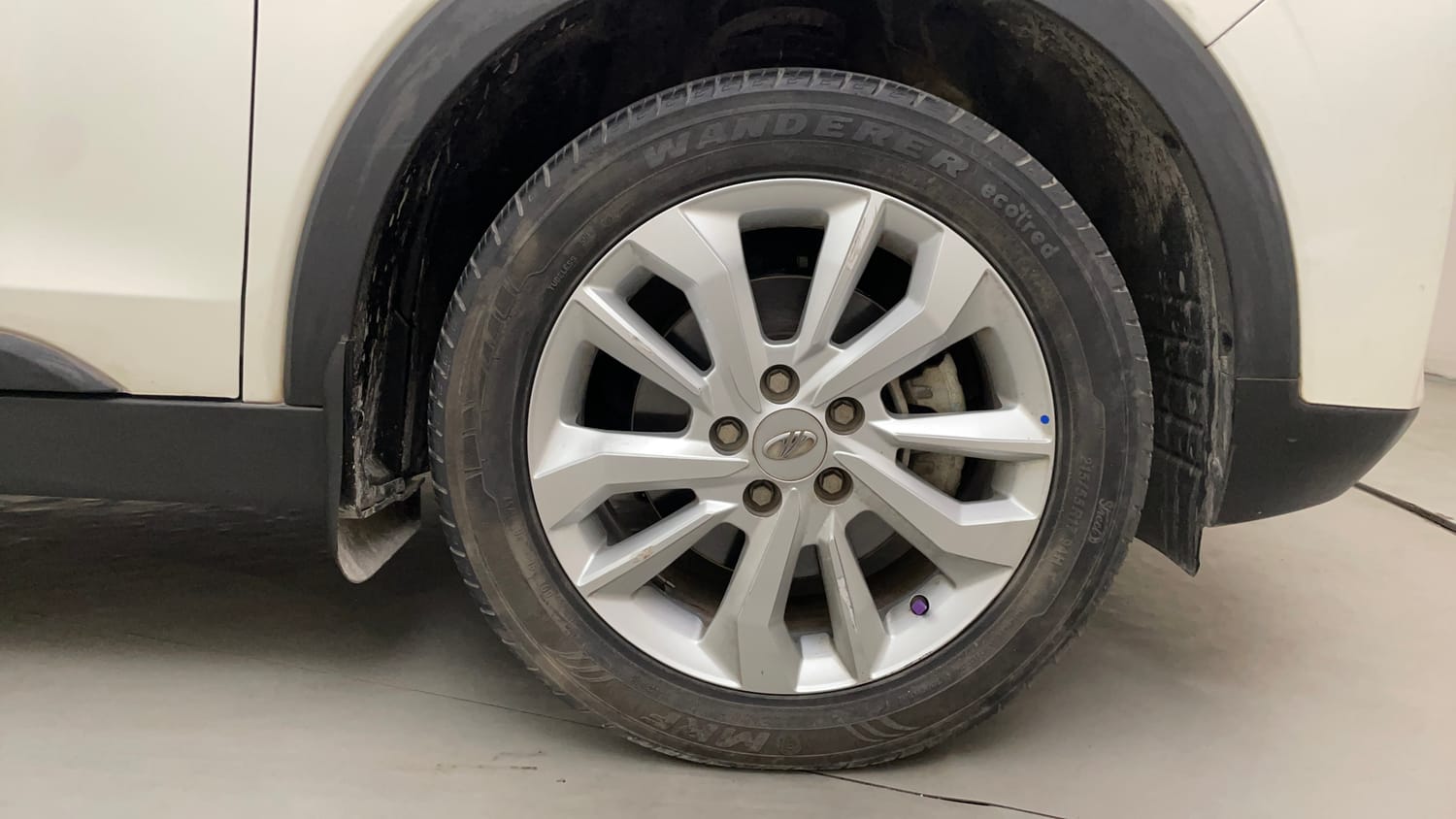 Used 2021 Mahindra XUV 300 W8 1.2 Petrol Petrol Manual tyres RIGHT FRONT TYRE RIM VIEW
