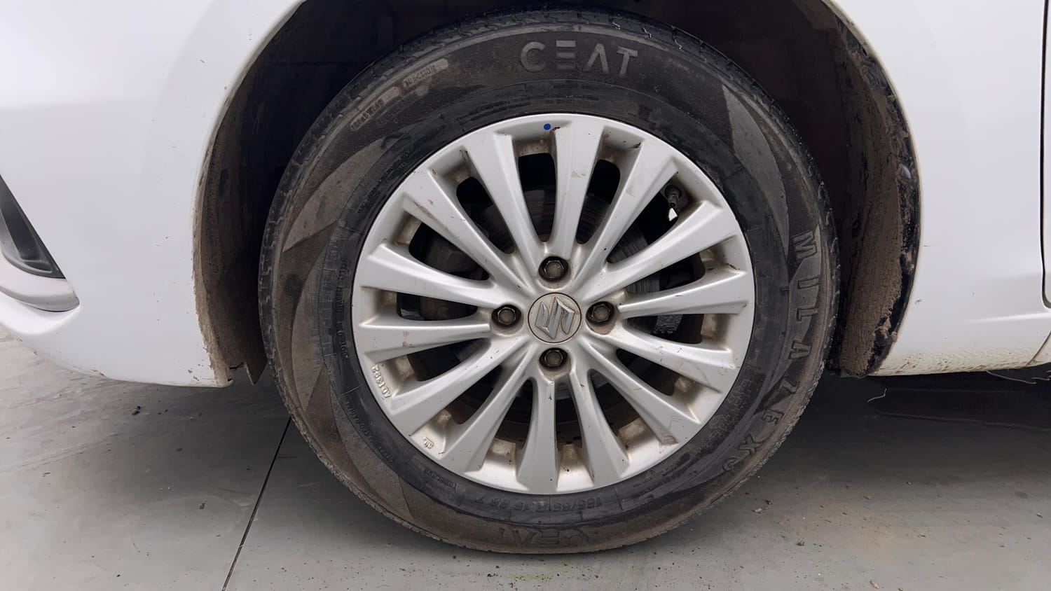 Used 2019 Maruti Suzuki Ciaz Delta Hybrid 1.5 Petrol Manual tyres LEFT FRONT TYRE RIM VIEW