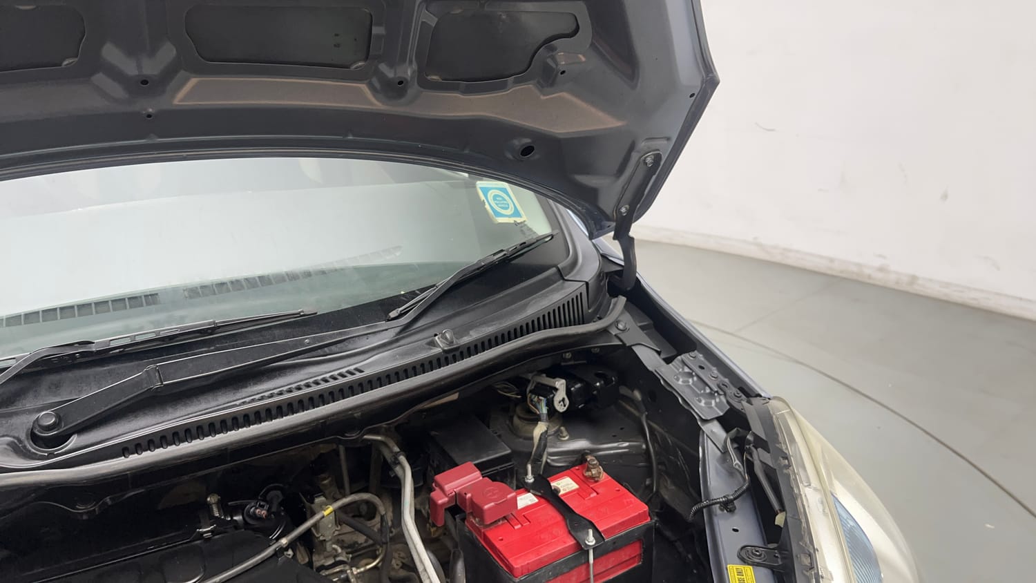 Used 2018 Maruti Suzuki Wagon R VXI Petrol Manual engine ENGINE LEFT SIDE HINGE & APRON VIEW