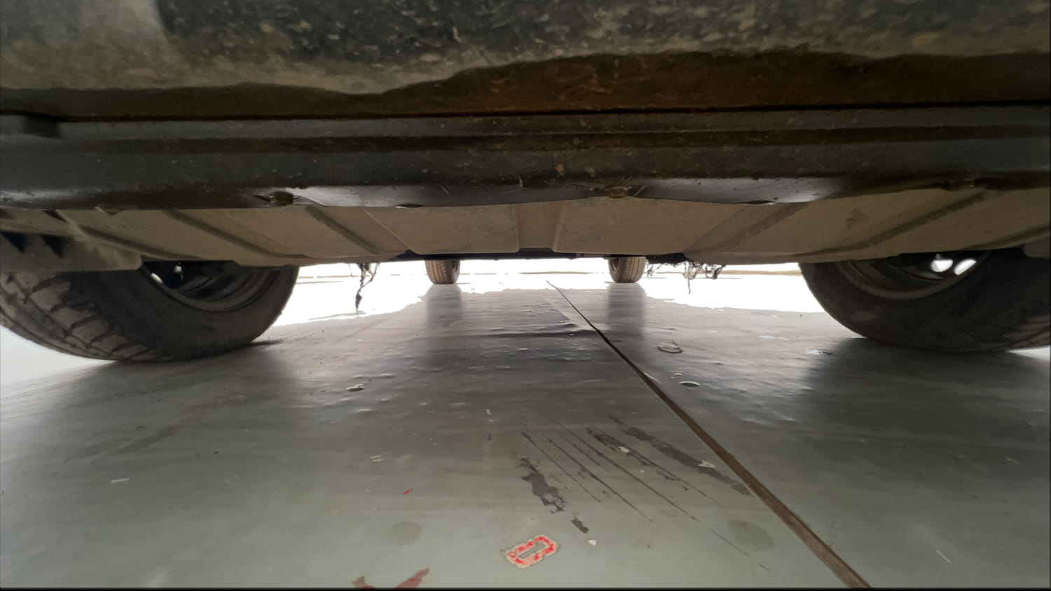 Used 2019 Maruti Suzuki Vitara Brezza [2016-2020] LDi Diesel Manual extra FRONT LEFT UNDERBODY VIEW