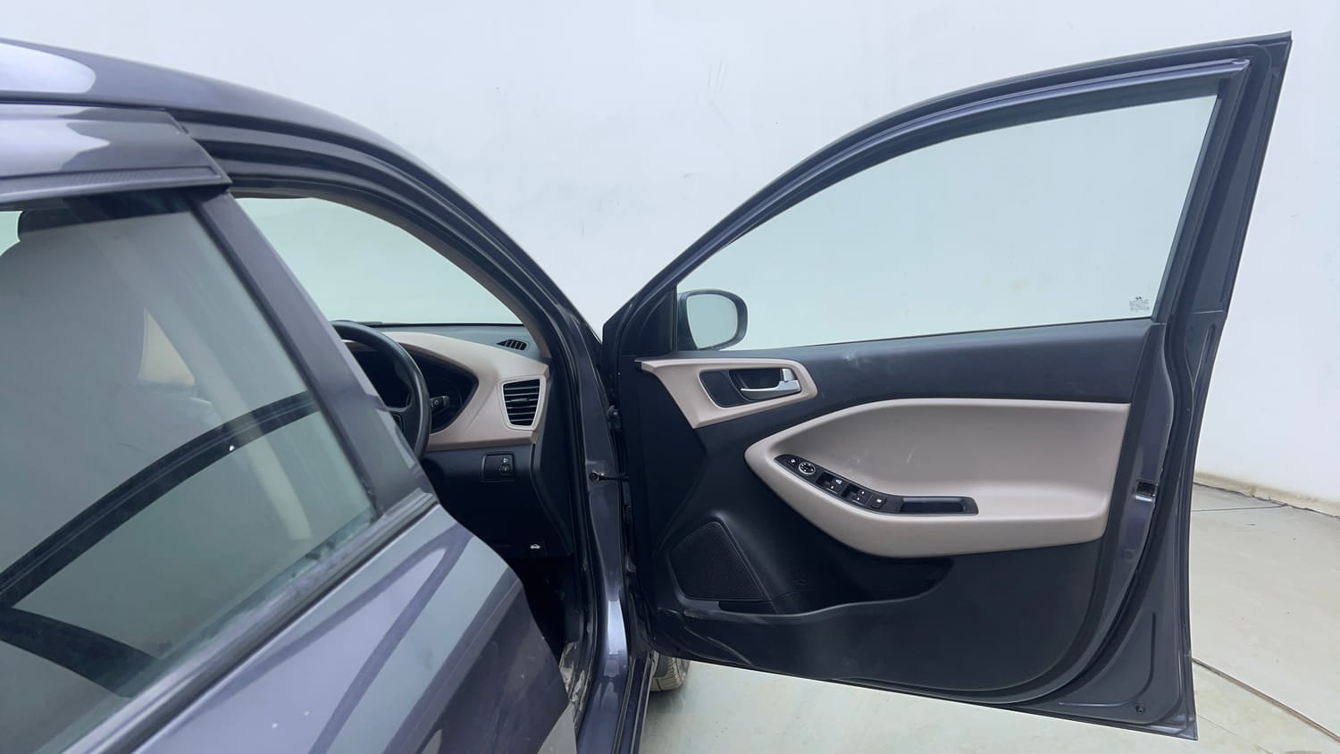 Used 2019 Hyundai Elite i20 Sportz Plus 1.2 Petrol Manual interior RIGHT FRONT DOOR OPEN VIEW