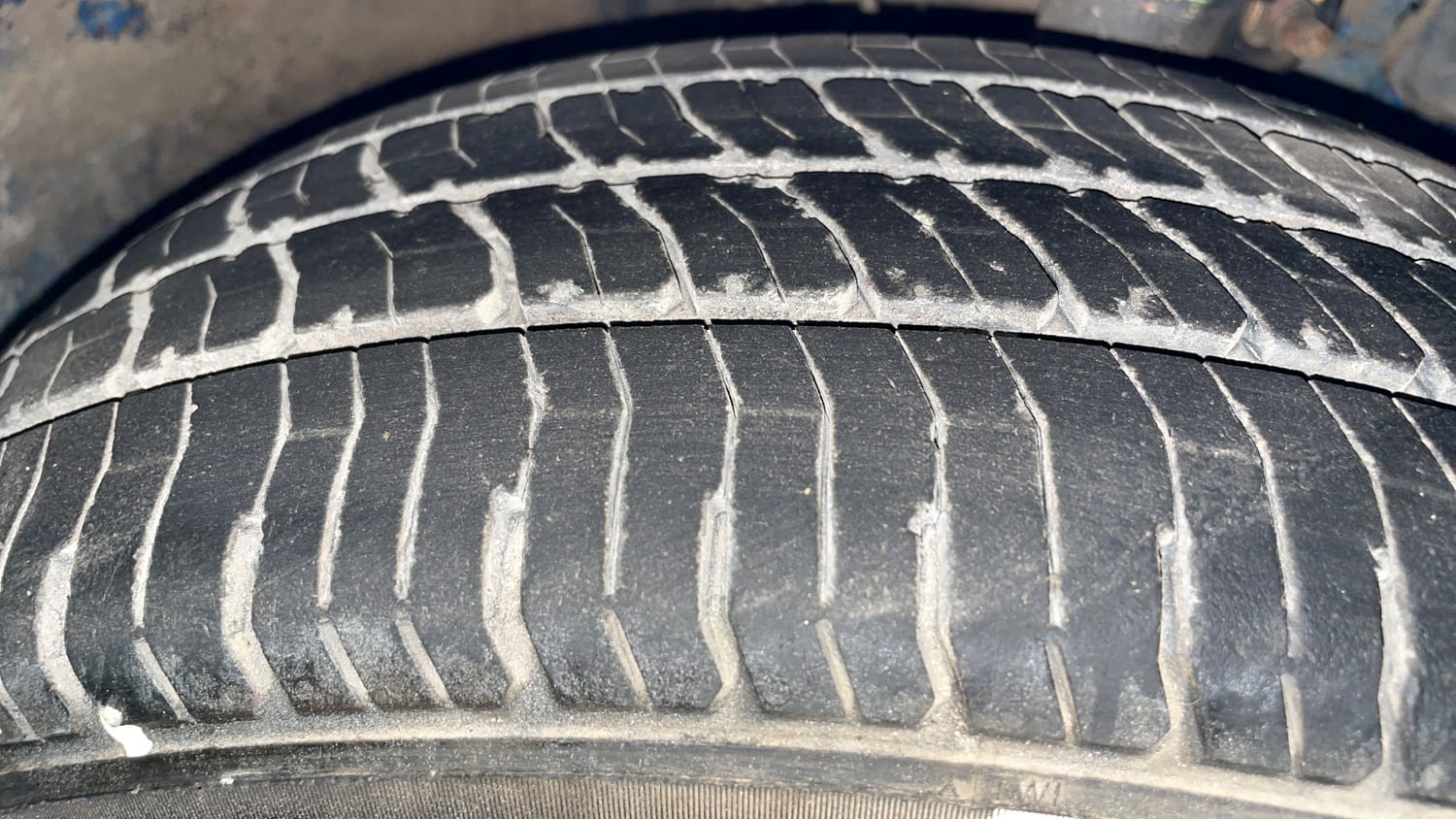 Used 2013 Honda Brio VX MT Petrol Manual tyres RIGHT FRONT TYRE TREAD VIEW