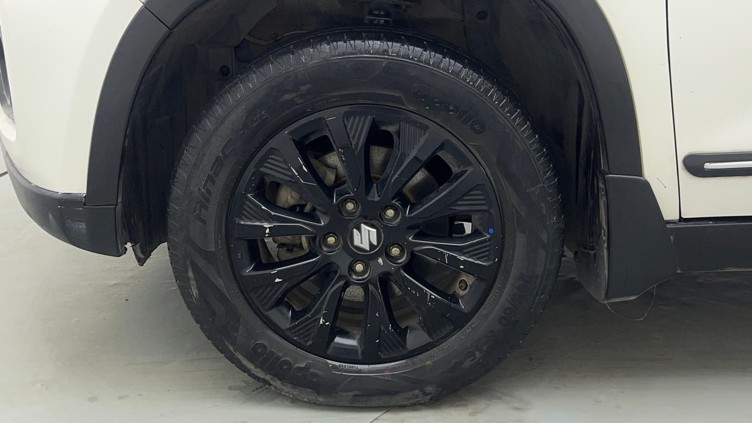 Used 2021 maruti-suzuki Vitara Brezza ZXi Petrol Manual tyres LEFT FRONT TYRE RIM VIEW