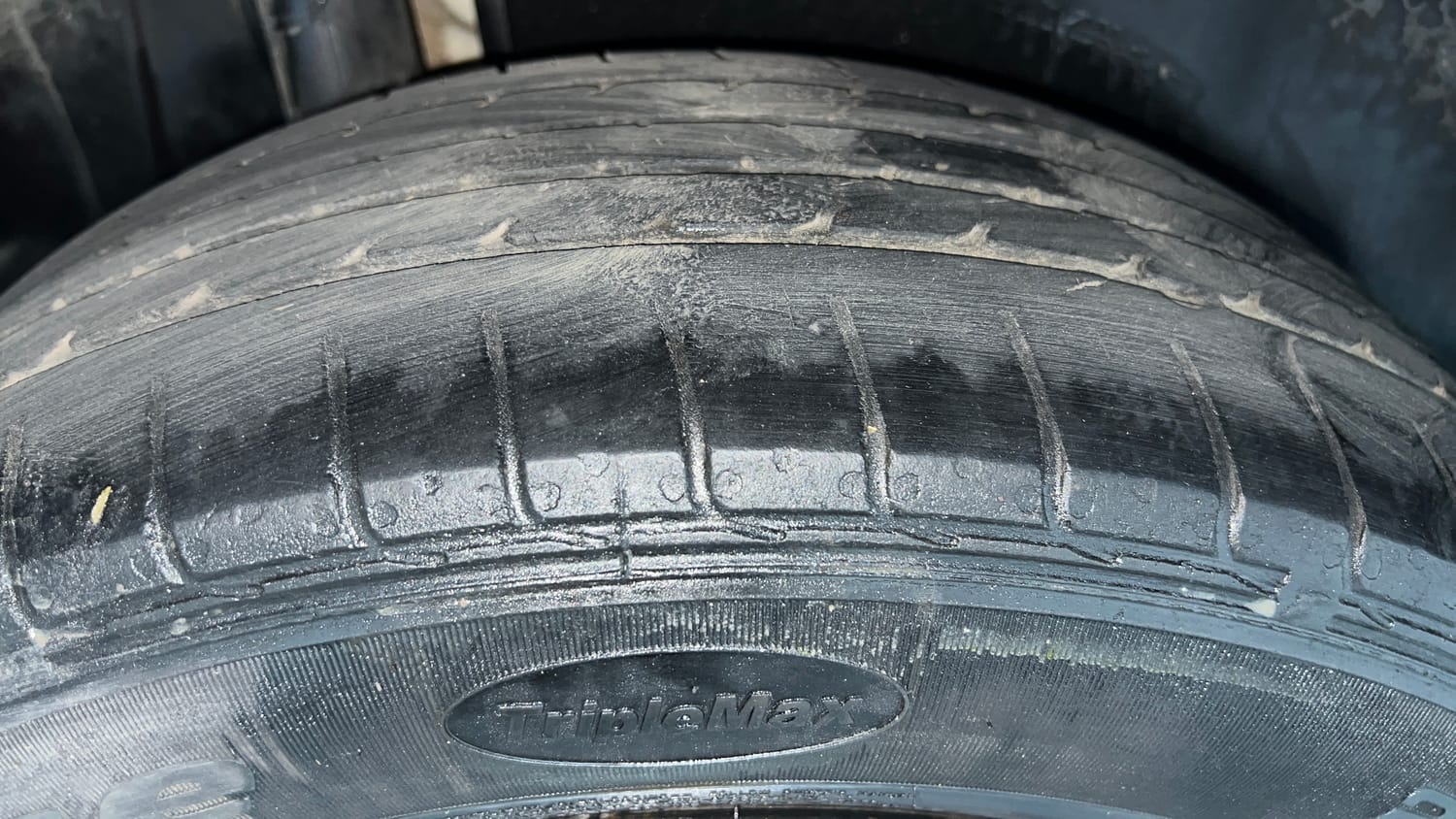 Used 2022 Maruti Suzuki Brezza VXi Petrol Manual tyres RIGHT REAR TYRE TREAD VIEW