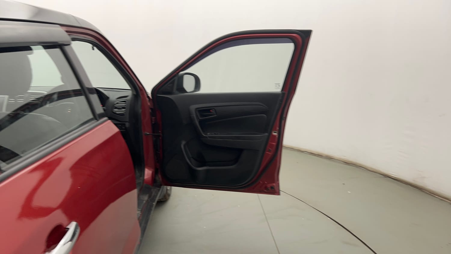 Used 2019 Maruti Suzuki Vitara Brezza [2016-2020] LDi Diesel Manual interior RIGHT FRONT DOOR OPEN VIEW