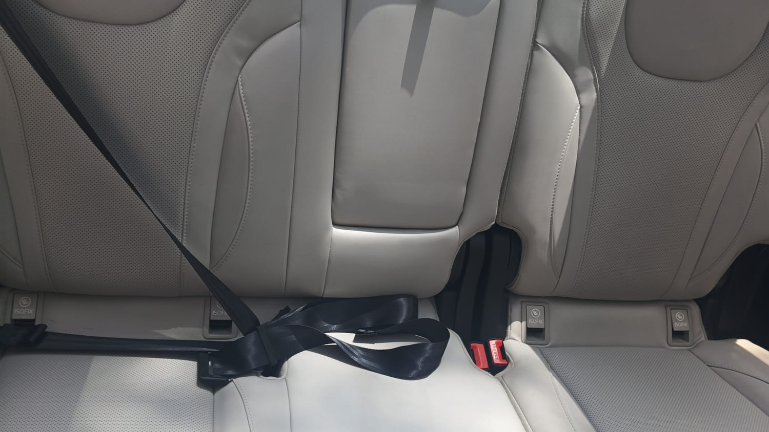 Used 2025 Mahindra XUV700 AX7 Luxury Pack Petrol AT 7 STR Petrol Automatic interior REAR SEAT CONDITION VIEW
