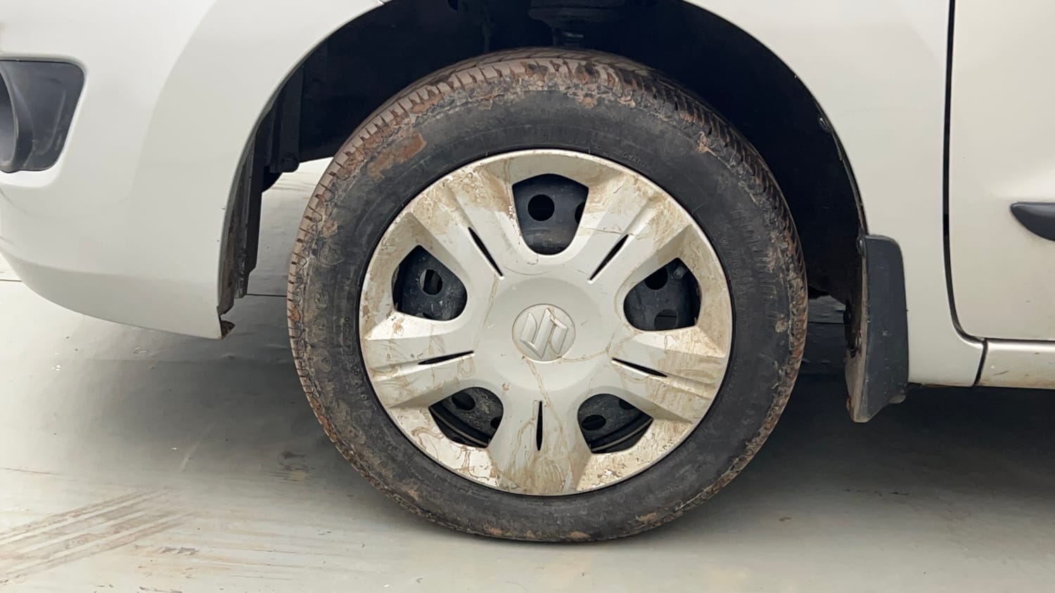 Used 2018 Maruti Suzuki Wagon R 1.0 VXI AMT (O) Petrol Automatic tyres LEFT FRONT TYRE RIM VIEW
