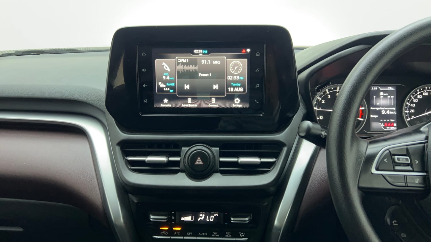 Used 2025 Maruti Suzuki Grand Vitara Delta Smart Hybrid Petrol Manual top_features Integrated (in-dash) music system