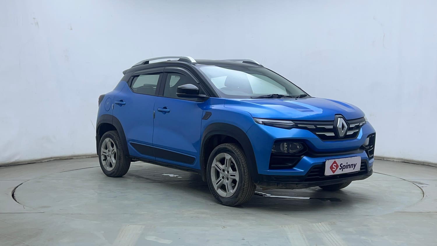 Used 2021 Renault Kiger RXT AMT Dual Tone Petrol Automatic exterior RIGHT FRONT CORNER VIEW