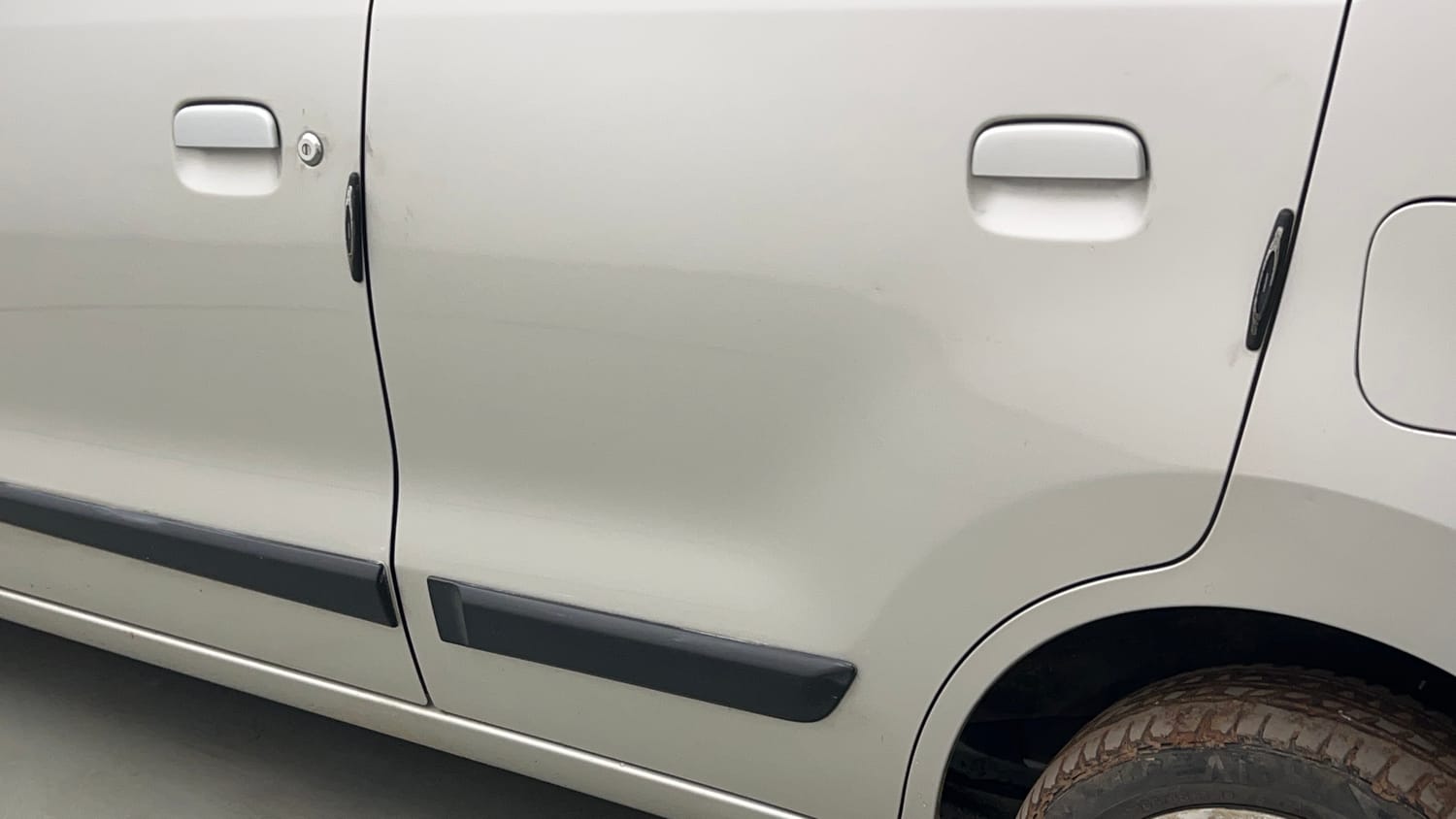 Used 2018 Maruti Suzuki Wagon R 1.0 VXI AMT (O) Petrol Automatic dents MINOR SCRATCH
