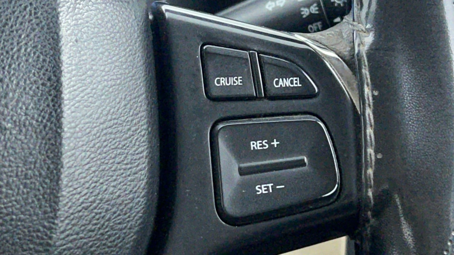 Used 2019 Maruti Suzuki Ciaz Delta Hybrid 1.5 Petrol Manual top_features Cruise control