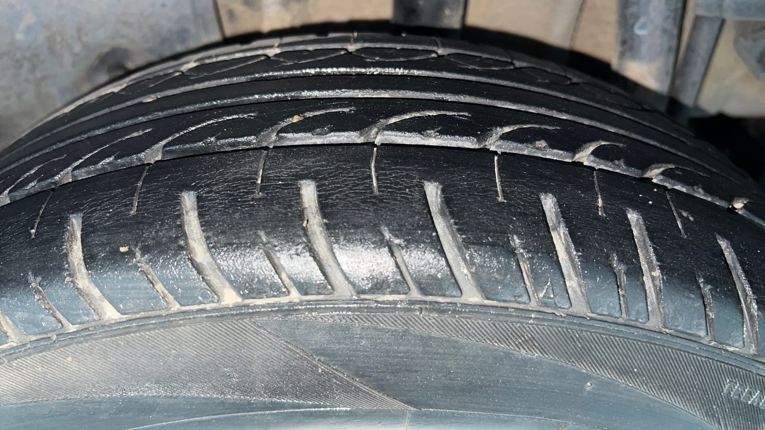 Used 2017 Tata Tiago Revotron XZ w/o Alloy Petrol Manual tyres LEFT REAR TYRE TREAD VIEW
