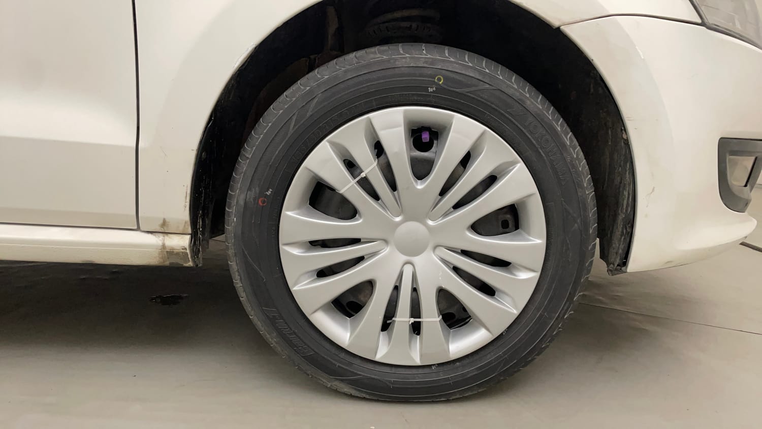 Used 2014 Volkswagen Polo Comfortline 1.2L (D) Diesel Manual tyres RIGHT FRONT TYRE RIM VIEW