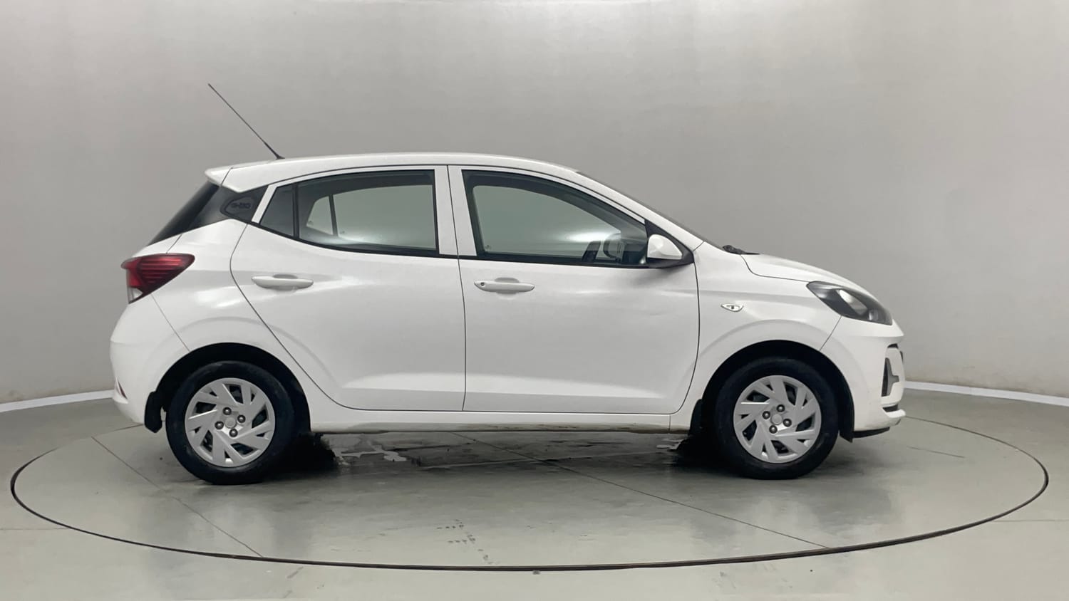 Used 2026 Hyundai Grand i10 Nios Magna 1.2 Kappa Petrol Manual exterior RIGHT SIDE VIEW