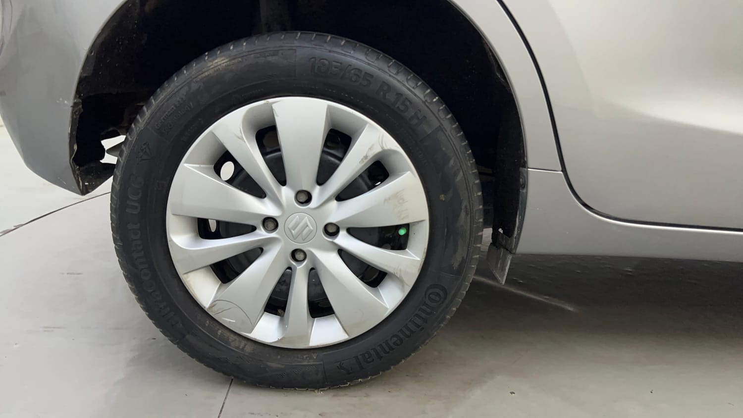 Used 2019 Maruti Suzuki Baleno Delta 1.2 Petrol Manual tyres RIGHT REAR TYRE RIM VIEW