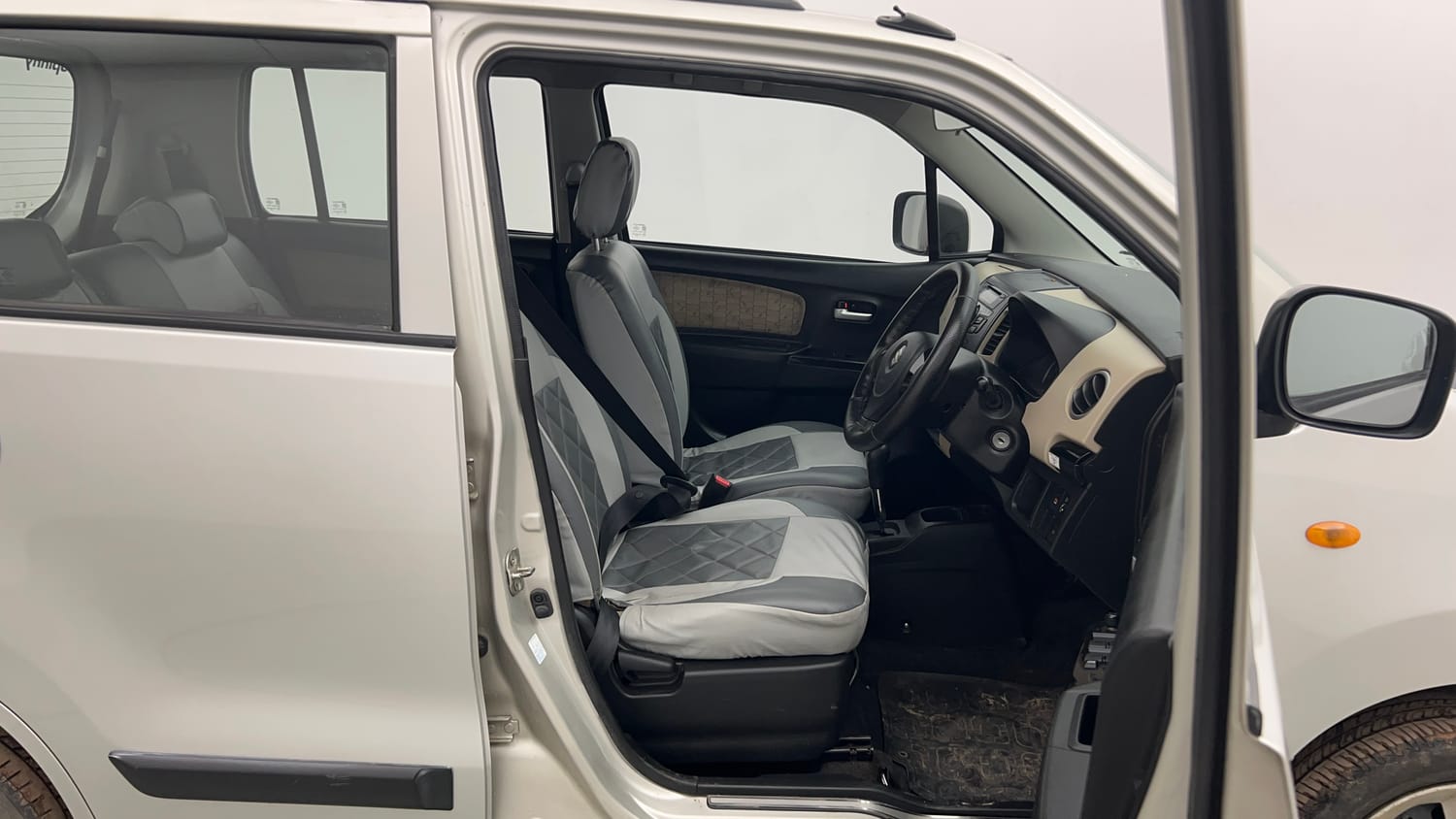 Used 2018 Maruti Suzuki Wagon R 1.0 VXI AMT (O) Petrol Automatic interior RIGHT SIDE FRONT DOOR CABIN VIEW
