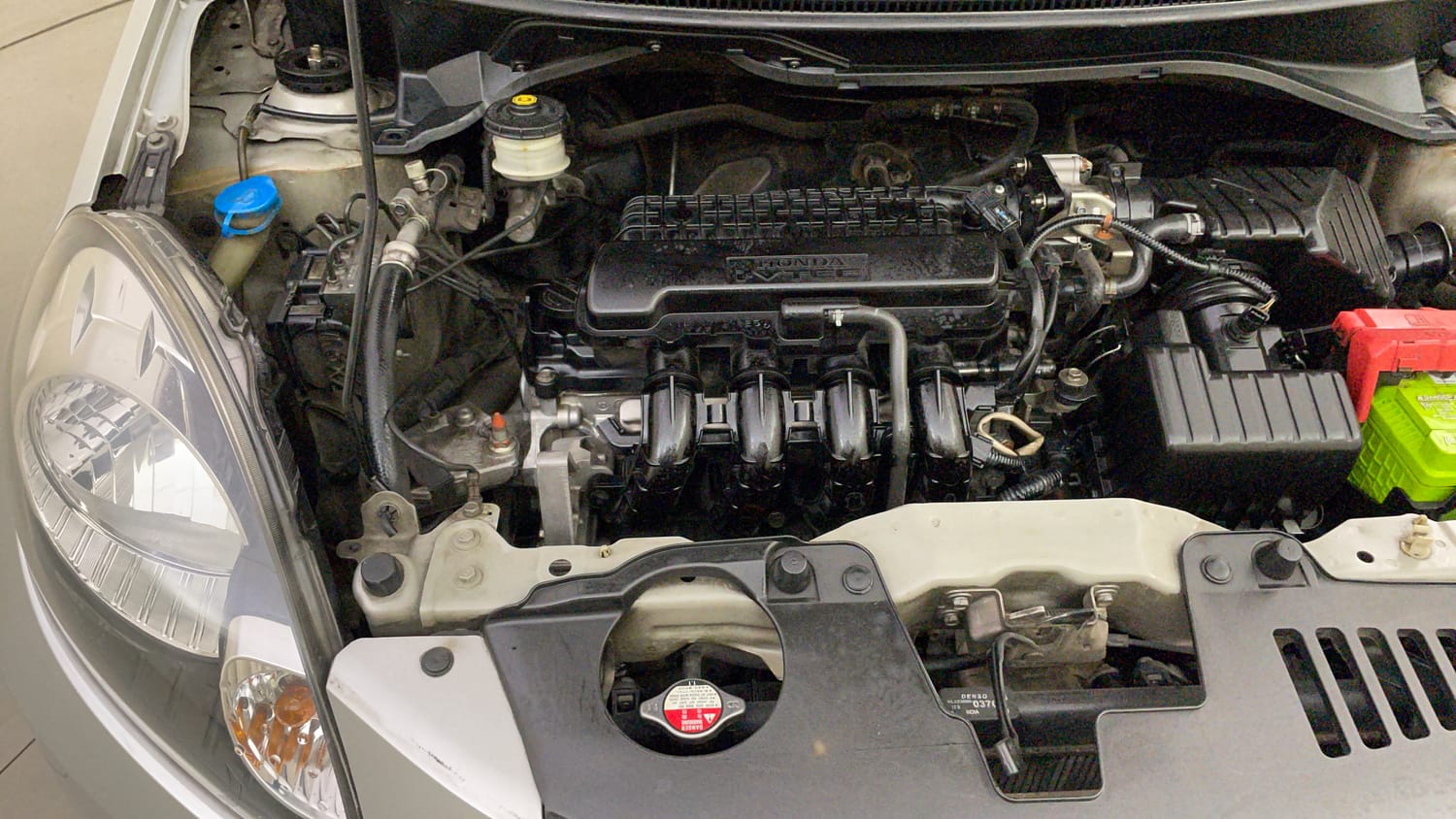 Used 2014 Honda Amaze 1.2 S AT i-VTEC Petrol Automatic engine ENGINE RIGHT SIDE VIEW