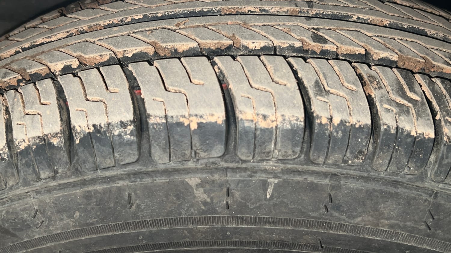 Used 2013 Maruti Suzuki Swift VXi Petrol Manual tyres LEFT FRONT TYRE TREAD VIEW