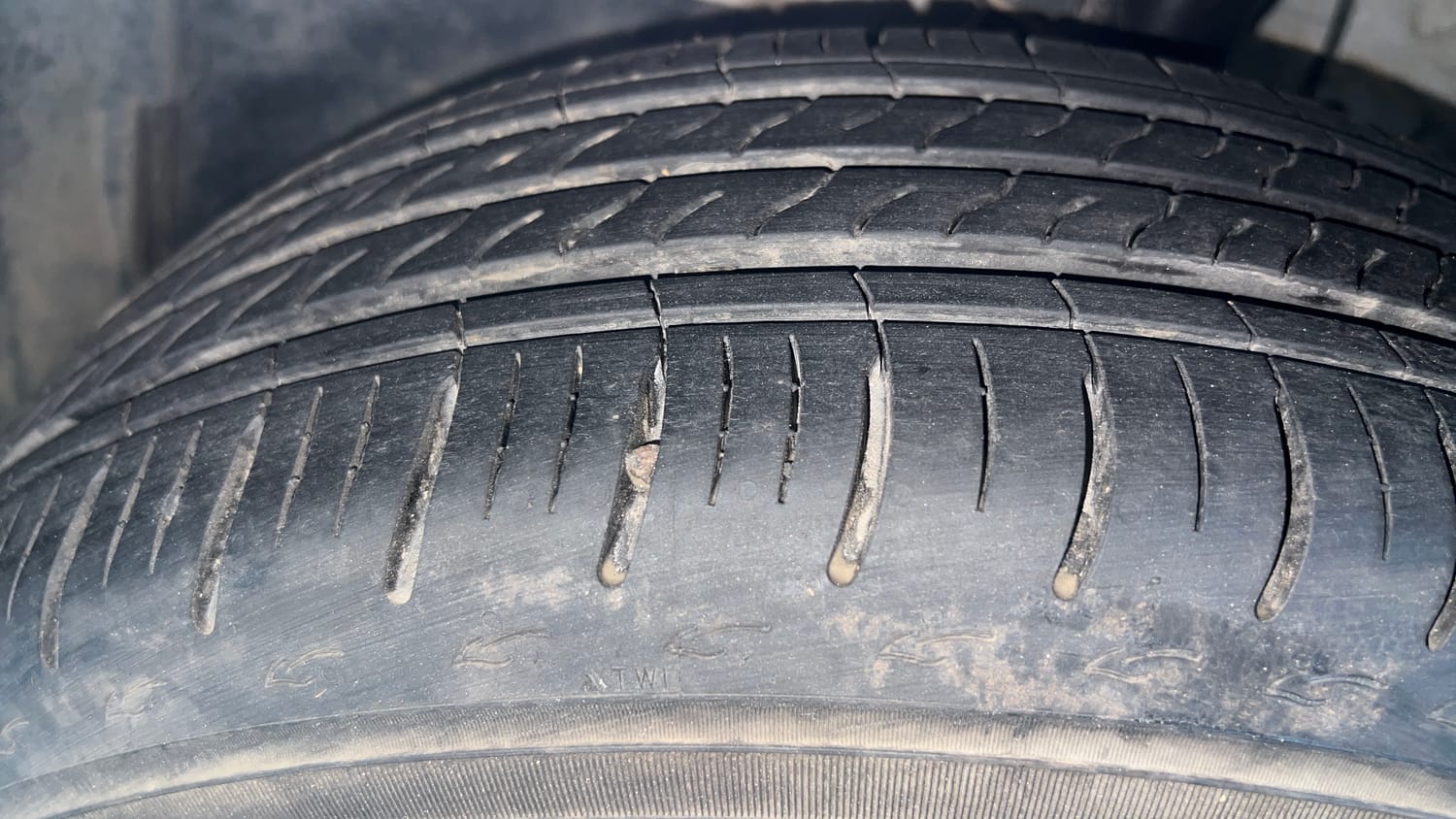 Used 2024 Honda City VX Petrol MT Petrol Manual tyres LEFT FRONT TYRE TREAD VIEW