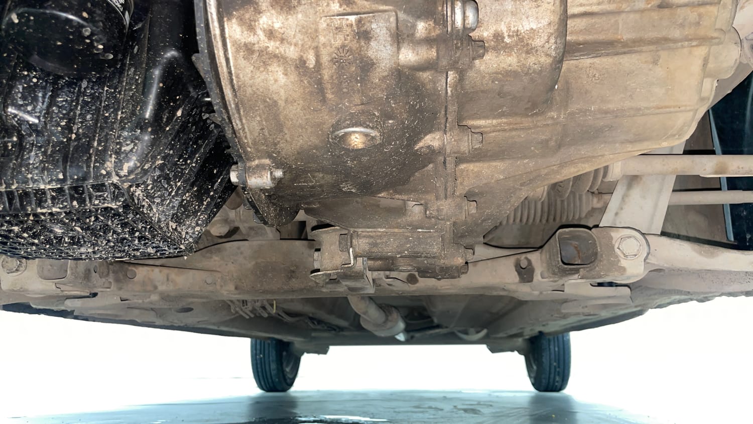 Used 2018 Renault Kwid RXL Petrol Manual extra FRONT LEFT UNDERBODY VIEW
