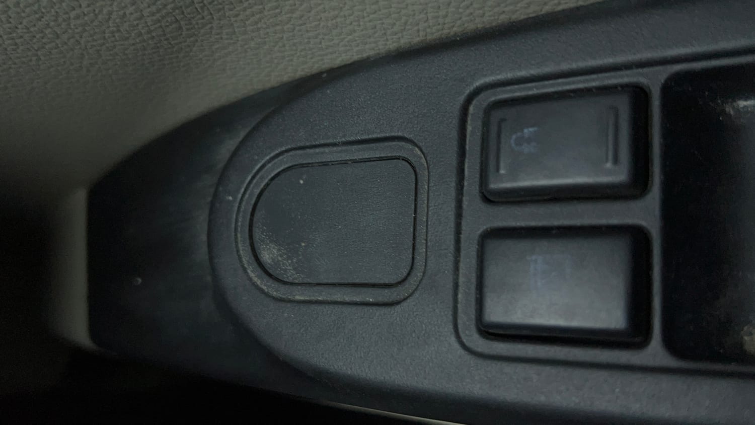 Used 2016 Maruti Suzuki Celerio VXi Petrol Manual top_features Central locking