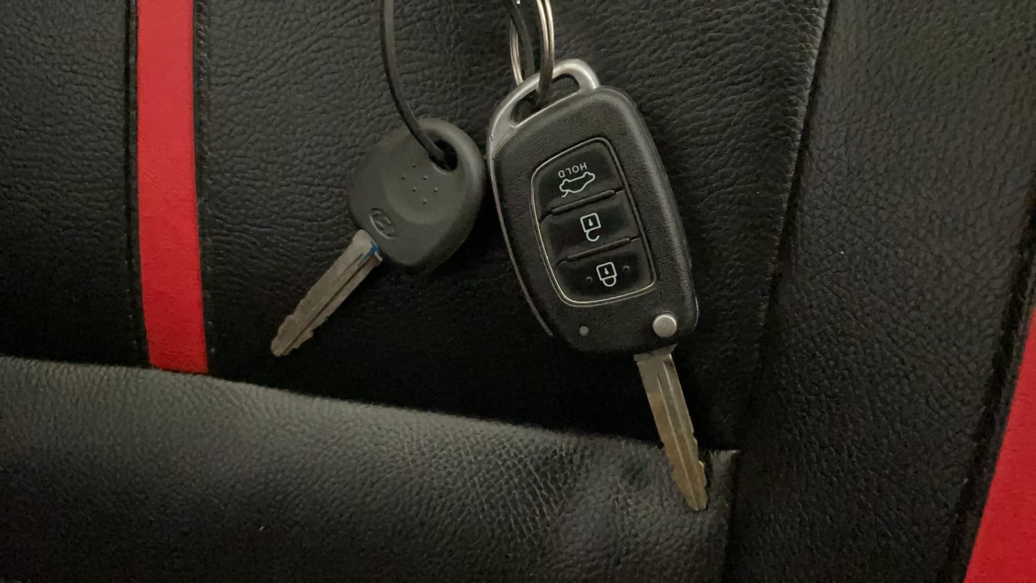 Used 2022 Hyundai Grand i10 Nios Sportz AMT 1.2 Kappa VTVT Petrol Automatic extra CAR KEY VIEW