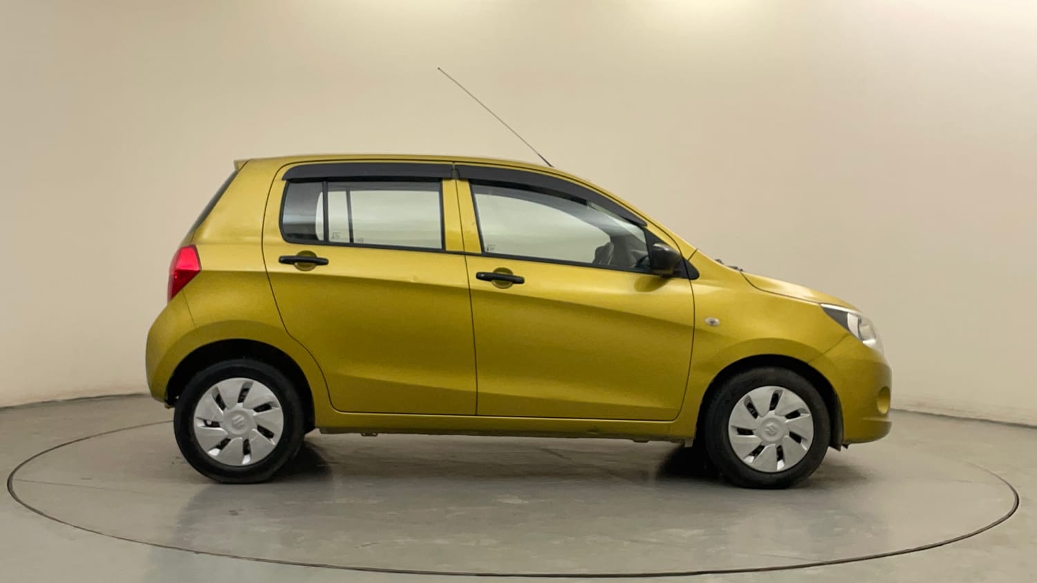 Used 2014 Maruti Suzuki Celerio VXi AMT Petrol Automatic exterior RIGHT SIDE VIEW