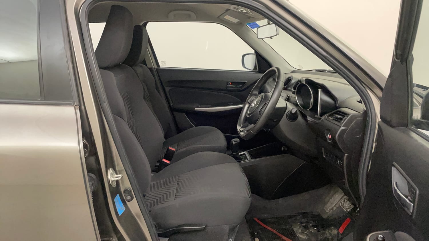 Used 2023 Maruti Suzuki Swift ZXi AMT Petrol Automatic interior RIGHT SIDE FRONT DOOR CABIN VIEW