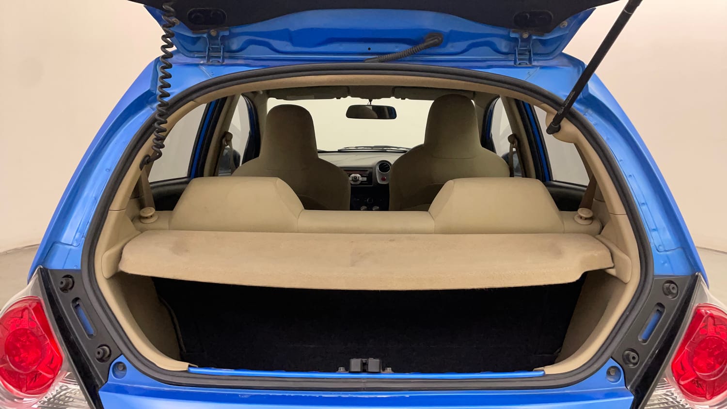 Used 2013 Honda Brio VX MT Petrol Manual interior DICKY INSIDE VIEW