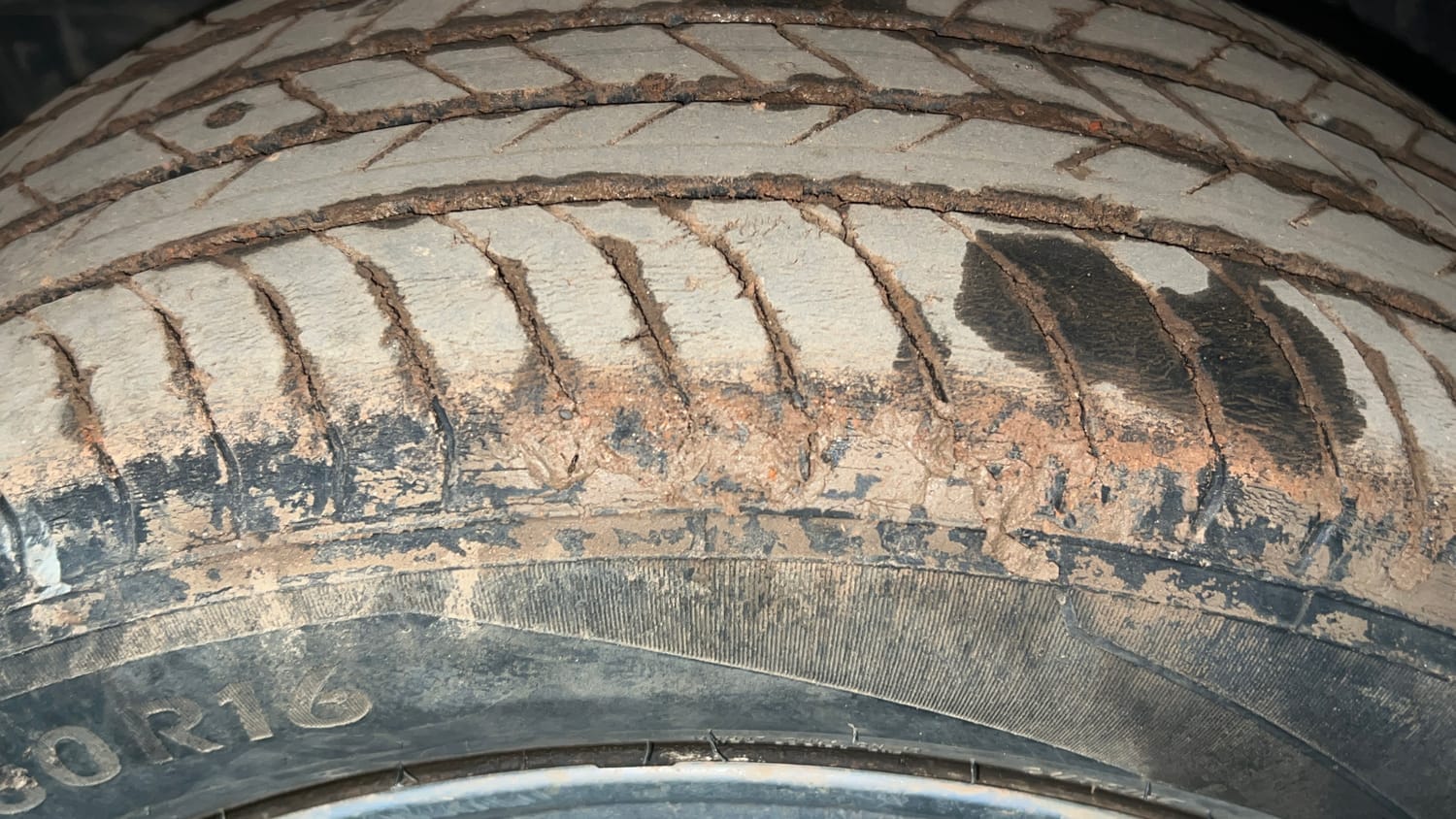 Used 2019 Maruti Suzuki Vitara Brezza [2016-2020] LDi Diesel Manual tyres LEFT FRONT TYRE TREAD VIEW