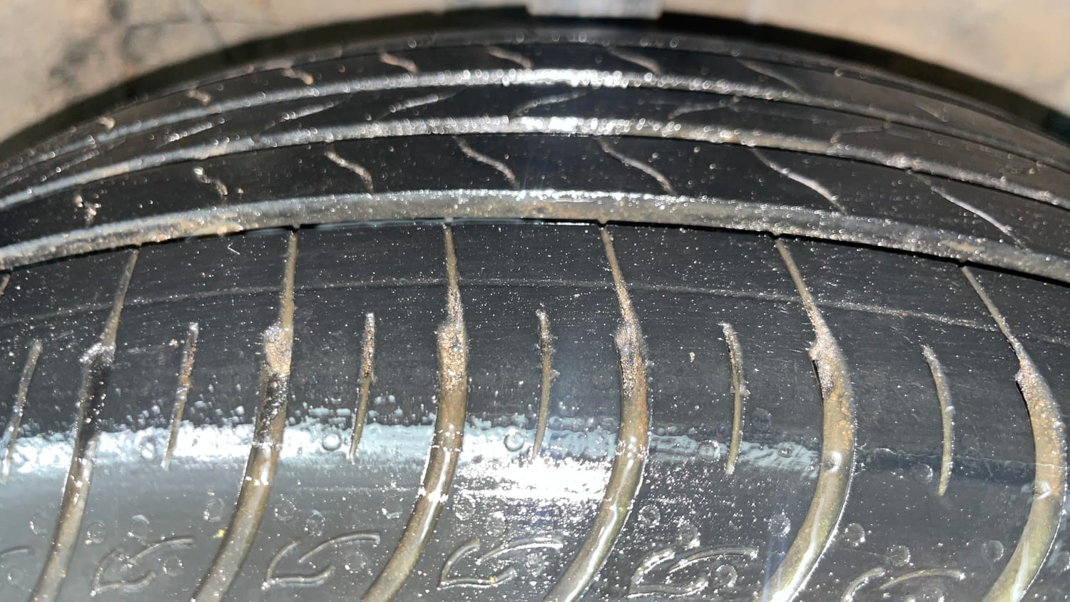 Used 2024 Hyundai Creta 1.5 MPi Petrol MT EX Petrol Manual tyres RIGHT FRONT TYRE TREAD VIEW