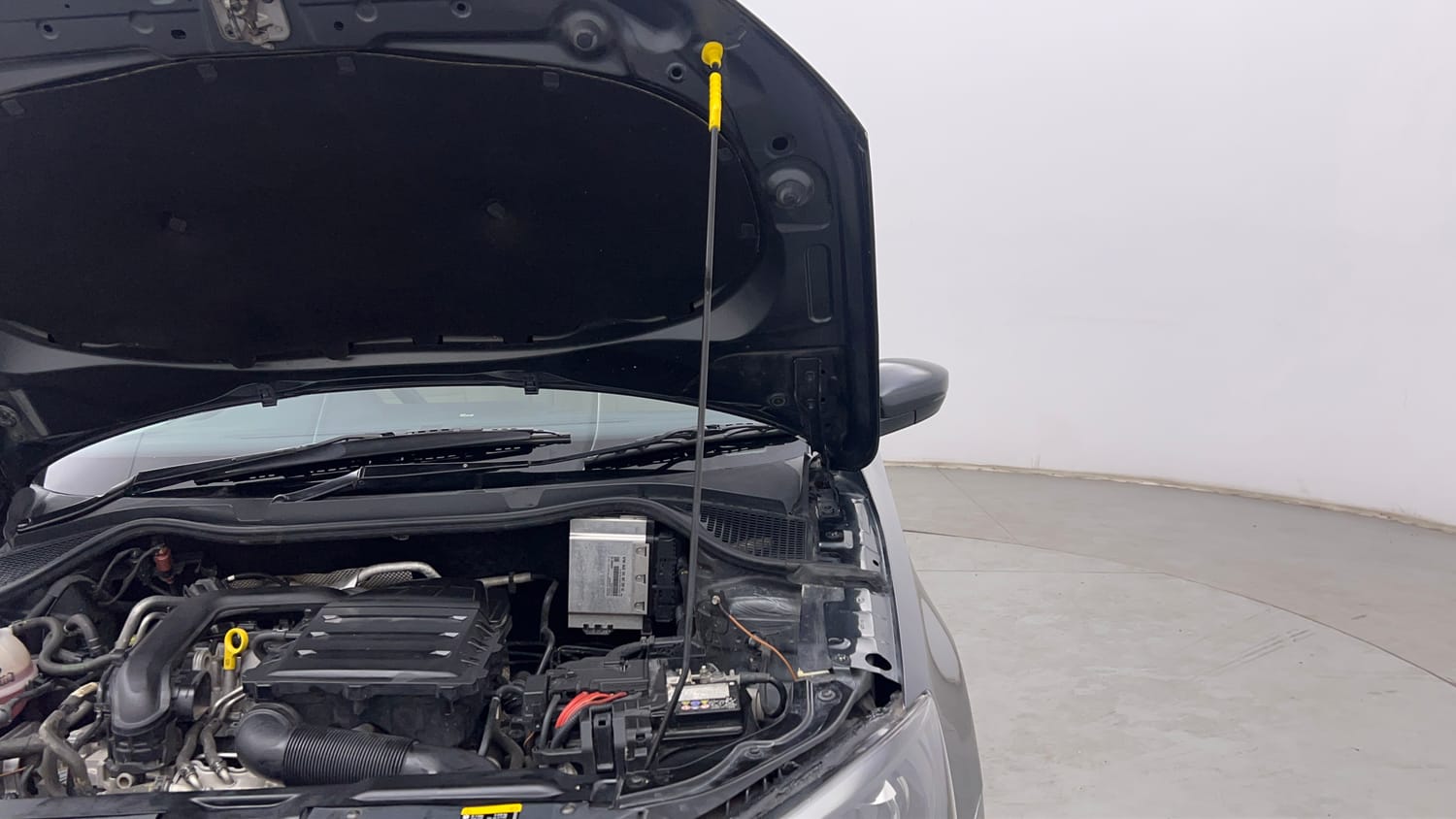 Used 2020 Skoda Rapid Style AT Petrol Automatic engine ENGINE LEFT SIDE HINGE & APRON VIEW