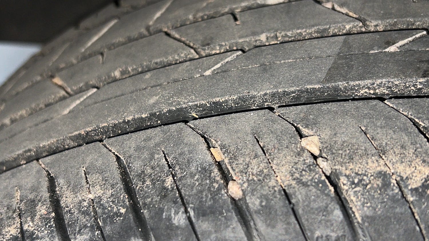 Used 2023 Nissan Magnite XV Petrol Manual tyres RIGHT REAR TYRE TREAD VIEW
