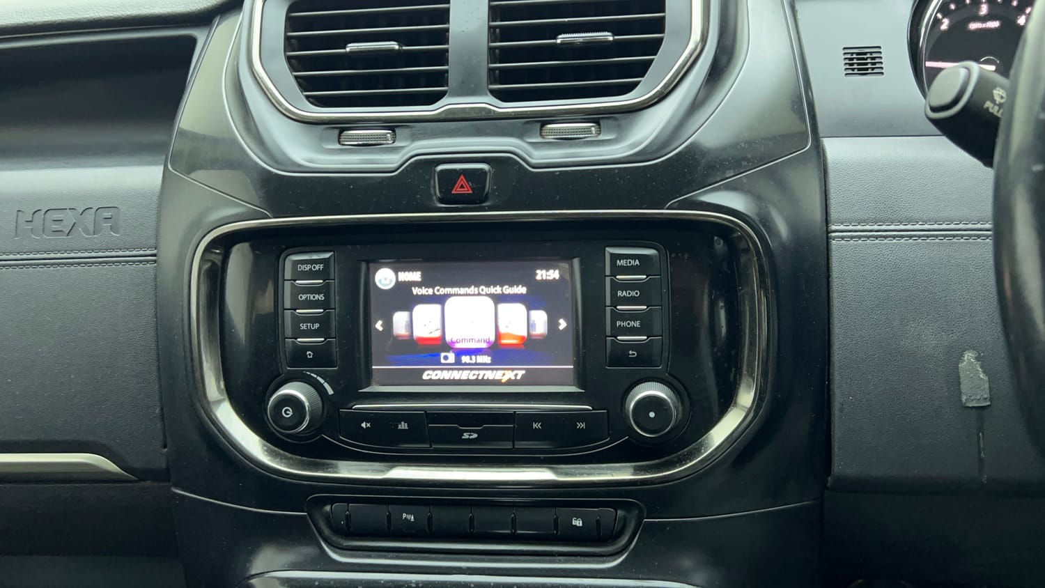 Used 2018 Tata Hexa XTA 4x2 7 STR Diesel Automatic top_features Integrated (in-dash) music system