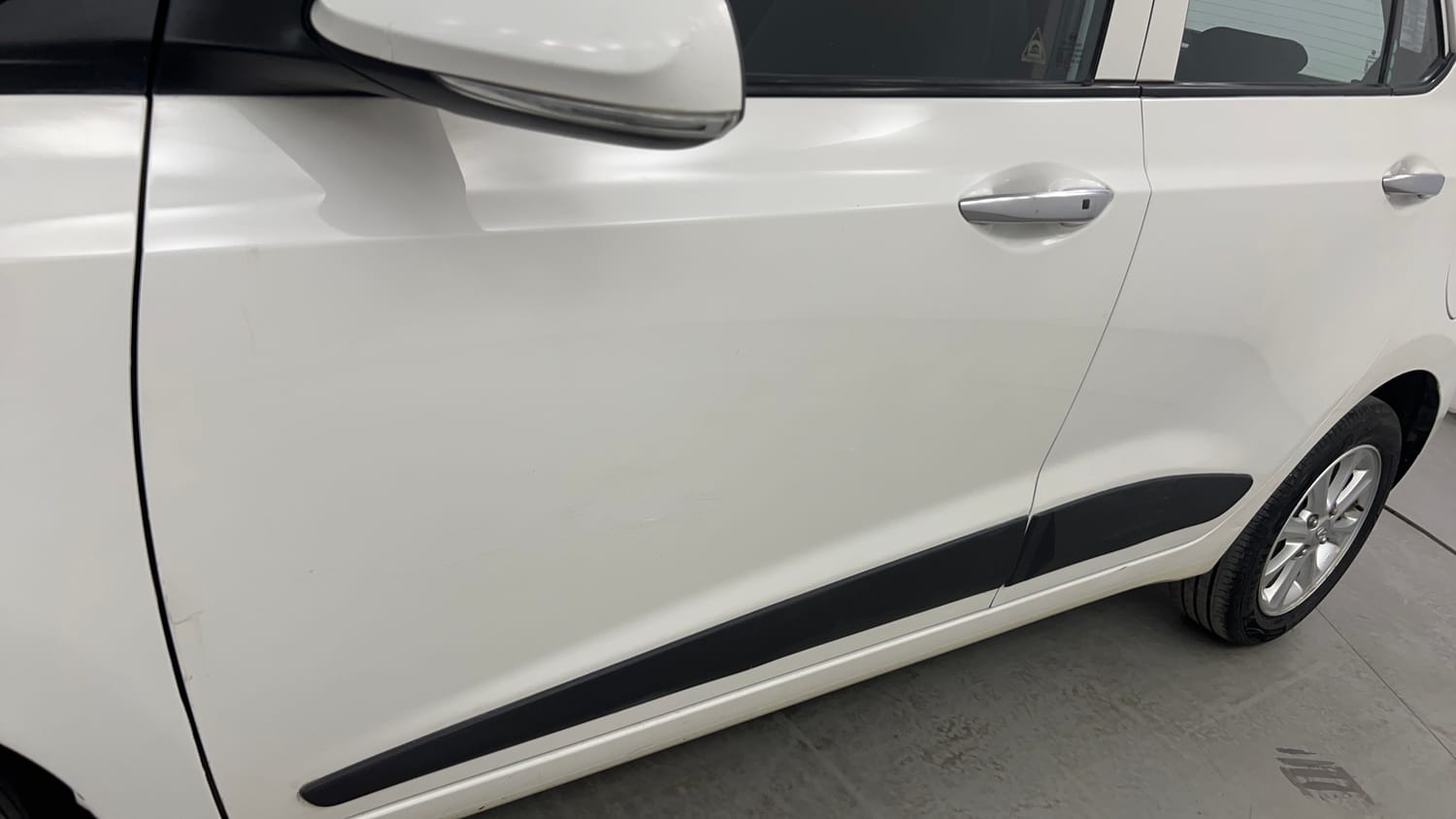Used 2014 Hyundai Grand i10 Asta AT 1.2 Kappa VTVT Petrol Automatic dents MINOR SCRATCH