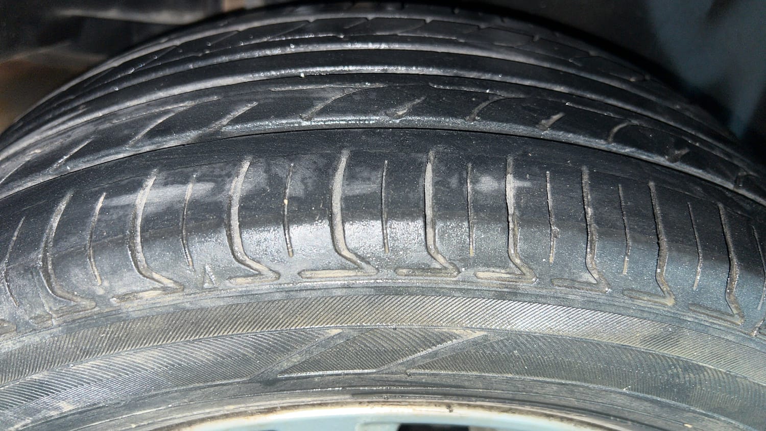 Used 2016 Maruti Suzuki Ciaz ZXi Petrol Manual tyres RIGHT REAR TYRE TREAD VIEW