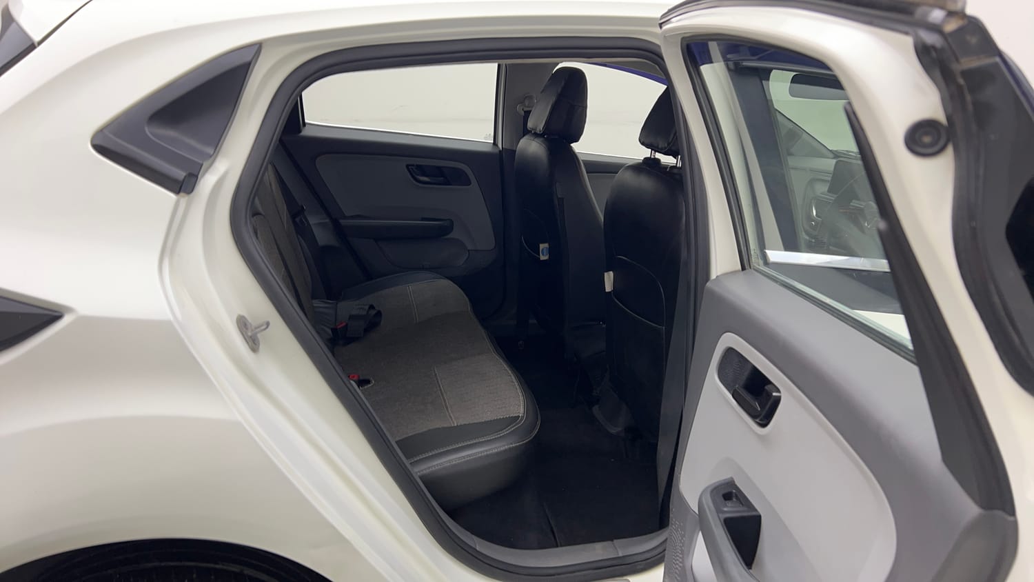 Used 2020 Tata Altroz XT Petrol Petrol Manual interior RIGHT SIDE REAR DOOR CABIN VIEW